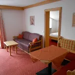 Otel Gaestehaus Weisses Roessl Reit im Winkl