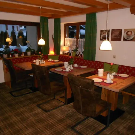 Gaestehaus Weisses Roessl