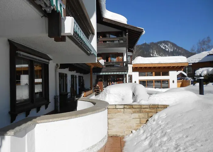Gaestehaus Weisses Roessl Hotel