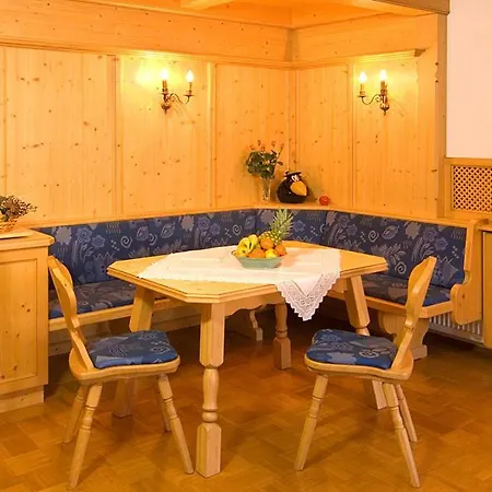 Gaestehaus Weisses Roessl Reit im Winkl