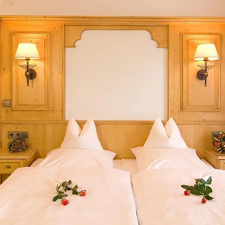 Gaestehaus Weisses Roessl Hotell Reit im Winkl