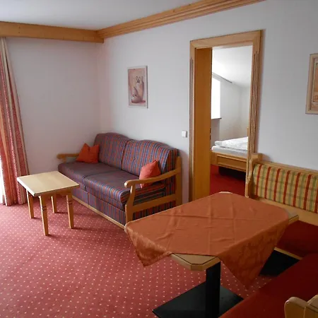 Hotell Gaestehaus Weisses Roessl Reit im Winkl