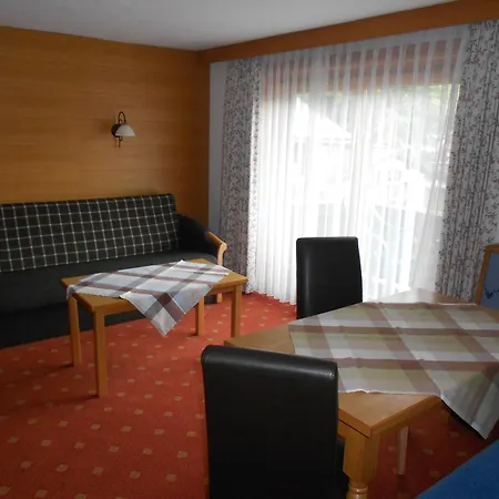 Gaestehaus Weisses Roessl Hotell *